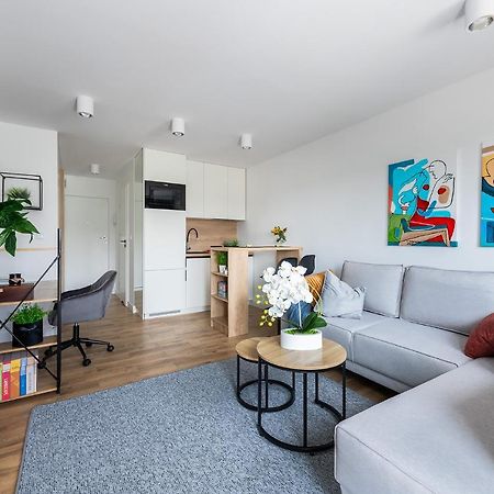 Wrzeciono 12 - Piekny Apartament Obok Szpitala Bielanskiego Oraz Awf, Bezplatna Strefa Parkowania - 400M Do Stacji Metra - Good Apartments Varsó Kültér fotó