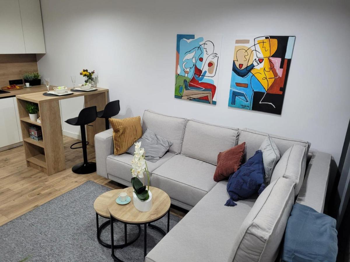 Wrzeciono 12 - Piekny Apartament Obok Szpitala Bielanskiego Oraz Awf, Bezplatna Strefa Parkowania - 400M Do Stacji Metra - Good Apartments Varsó Kültér fotó