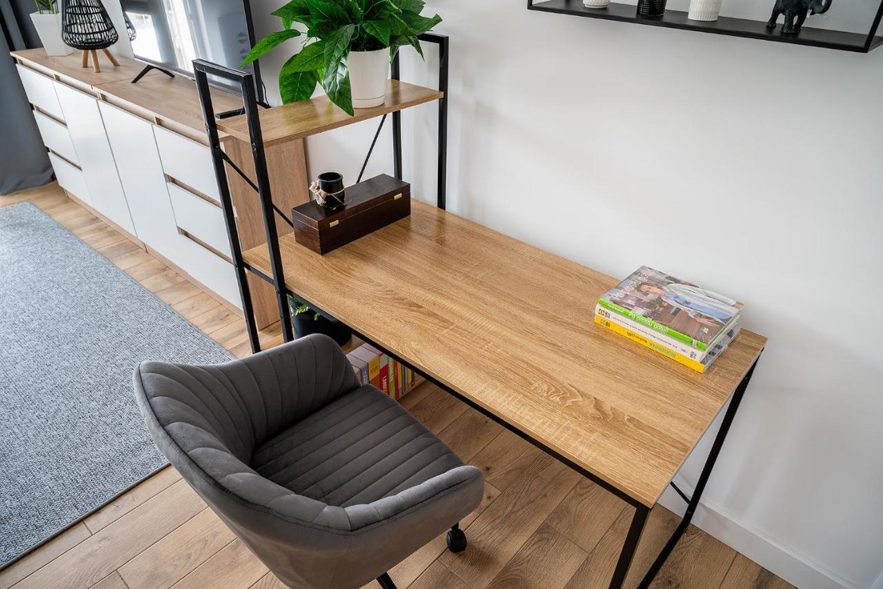 Wrzeciono 12 - Piekny Apartament Obok Szpitala Bielanskiego Oraz Awf, Bezplatna Strefa Parkowania - 400M Do Stacji Metra - Good Apartments Varsó Kültér fotó