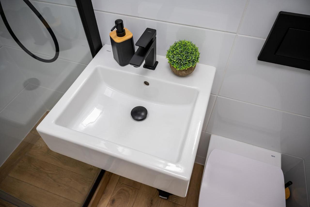 Wrzeciono 12 - Piekny Apartament Obok Szpitala Bielanskiego Oraz Awf, Bezplatna Strefa Parkowania - 400M Do Stacji Metra - Good Apartments Varsó Kültér fotó